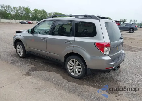 2011 Subaru Forester 2.5X Premium z USA, uszkodzony, nr VIN JF2SHADCXBH754833